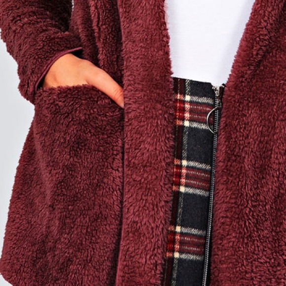 Last size small! Faux Fur Hoodie Jacket w/Pockets - Picture 4 of 6